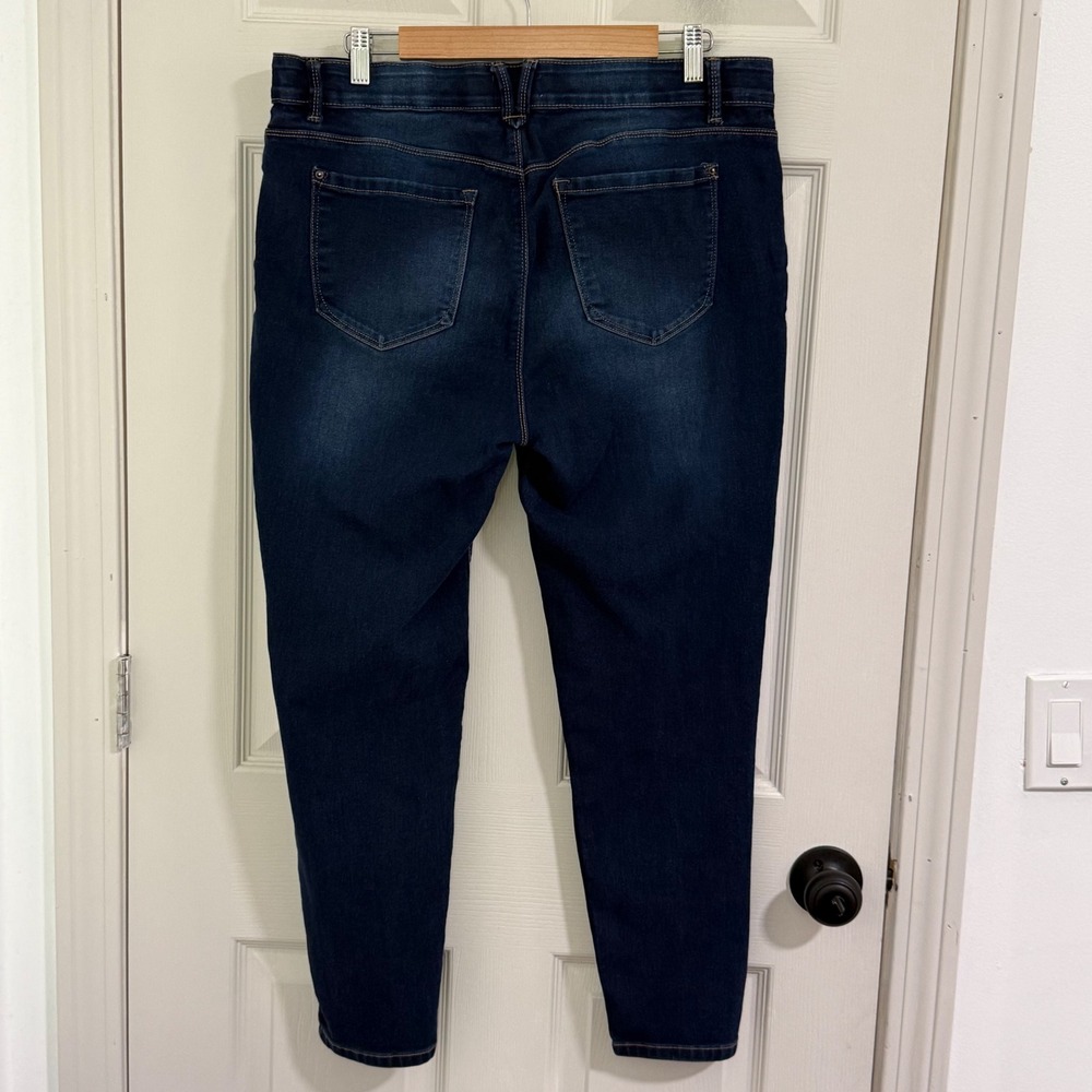 Curve Appeal Jeans Womens 16/33 Blue Comfort Waist Stretch Caasual Minimalist - Picture 2 of 8